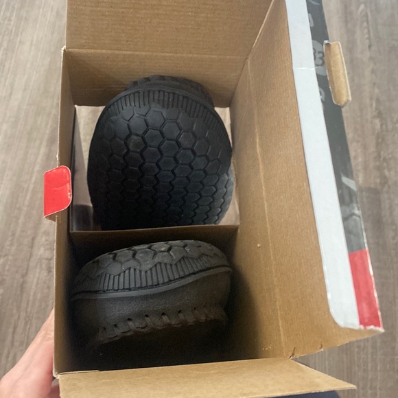 New! Wolverine Suede Moc Men’s Slippers - Picture 6 of 7